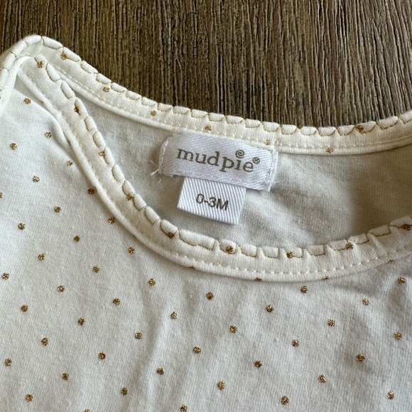 Mud Pie 0-3 months gown with matching cap - Picture 7 of 9